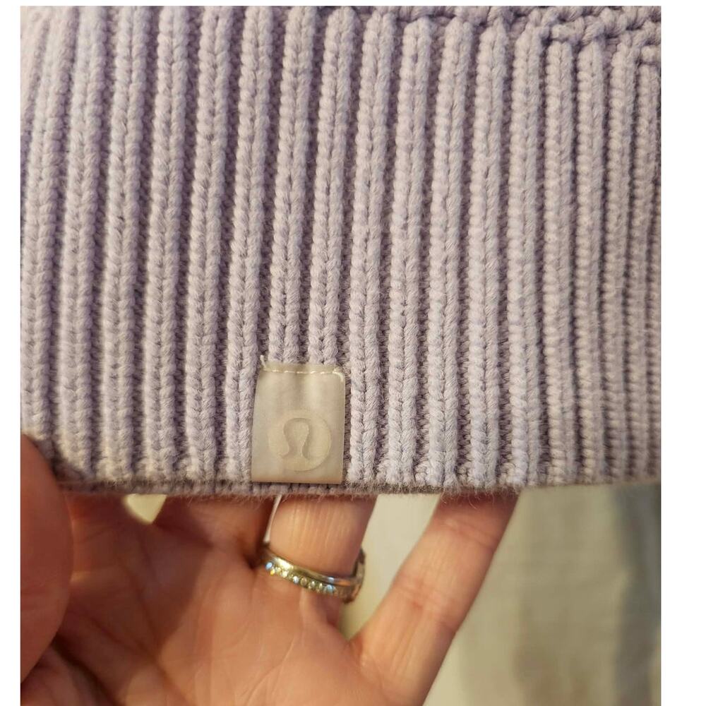 RARE Lululemon Lilac Ether Honeycomb Knit Crewneck Sweater Size M - Picture 3 of 4